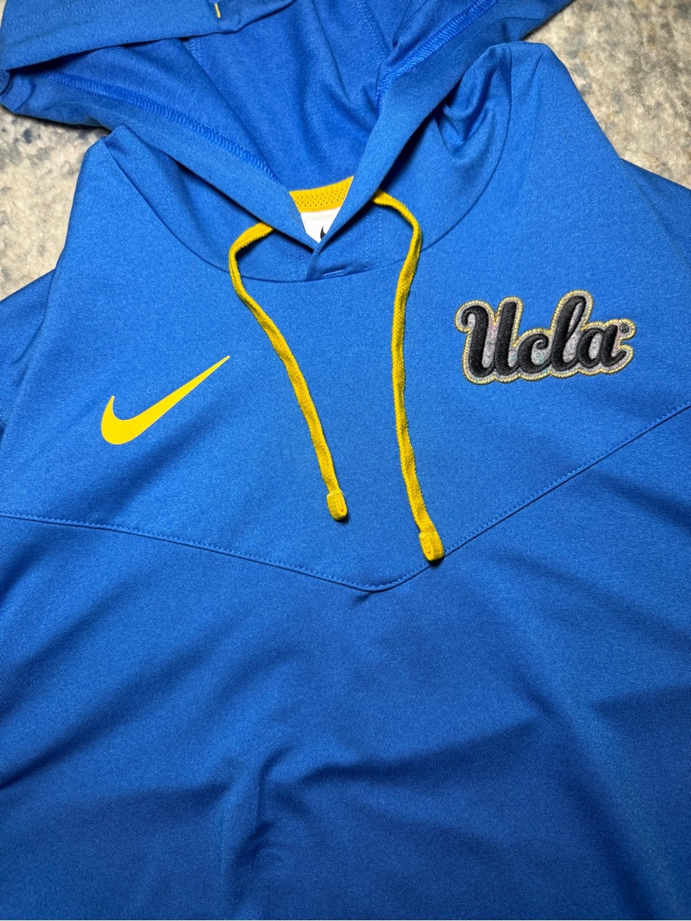 Nike UCLA Bruins Dri-FIT Pullover Hoodie Blue Yellow Size Medium